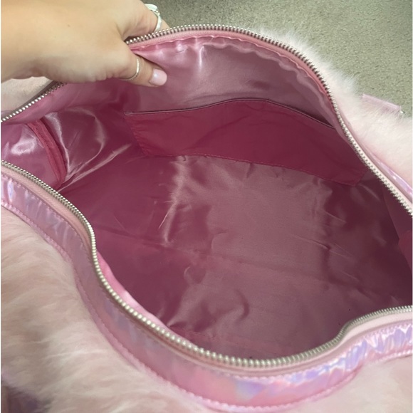 Sugar Thrillz furry duffle - Picture 2 of 3